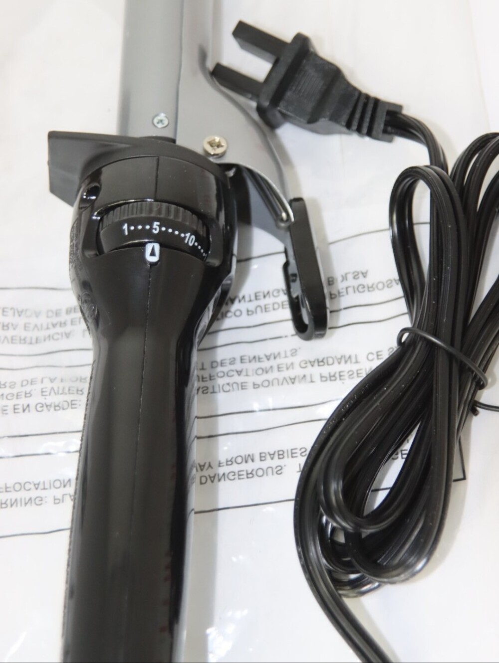 Revlon RV051F Curling Iron - Picture 2 of 5